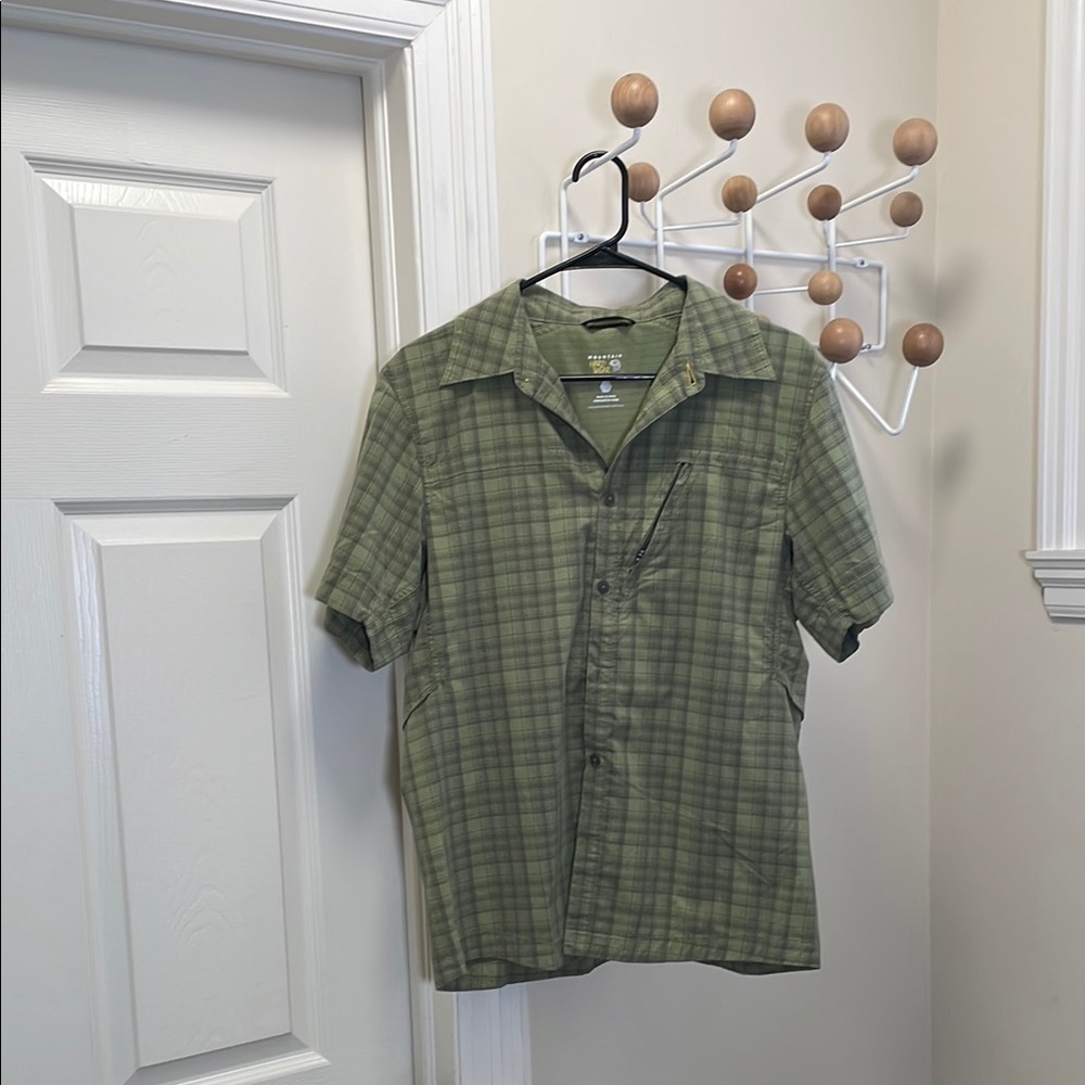 Mountain Hardwear Outdoor Short Sleeve Shirt - Green  Small